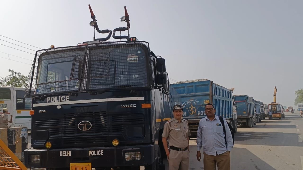 फोटो :17: सोनीपत में कुंडली बॉर्डर पर तैनात सोनीपत पुलिस के जवान। संवाद फोटो :17: सोनीपत में कुंडली बॉर्डर पर तैनात सोनीपत पुलिस के जवान। संवाद
