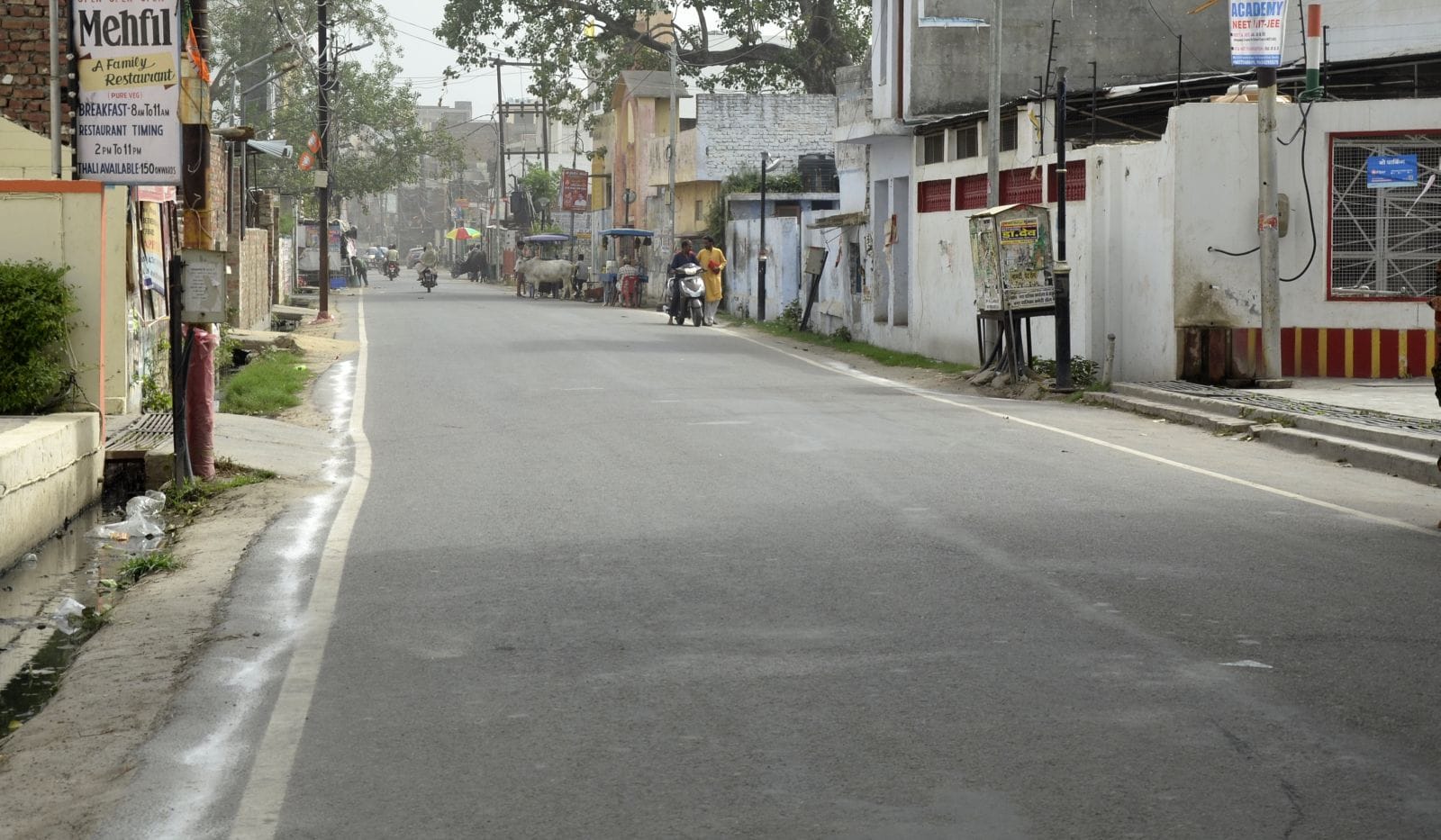 डायरिया से पीड़ित बच्चों को अस्पताल में लाए उनके परिजन। संवाद