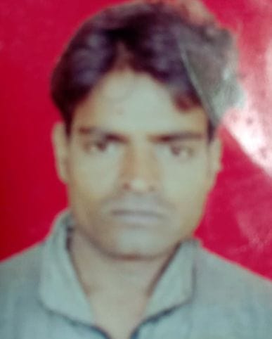 मृतक नारायण का फाइल फोटो।
