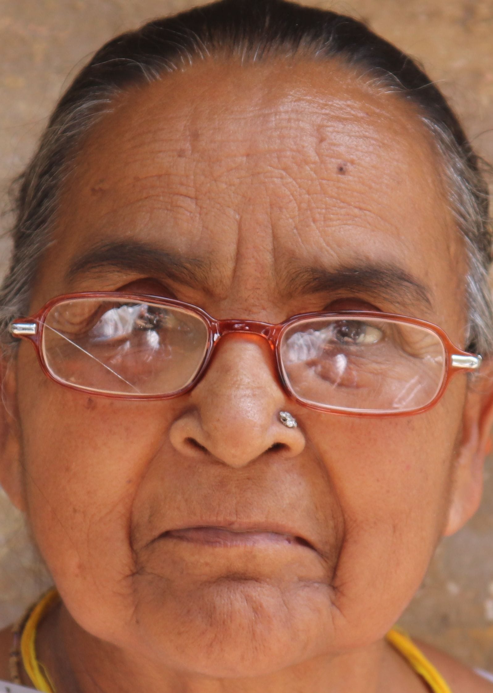 बहादुरगंज मंडी में सब्जियां खरीदते ग्राहक। संवाद