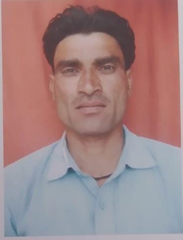 सिंधौली में रोते-बिलखते मृतक सेठपाल के परिजन। संवाद