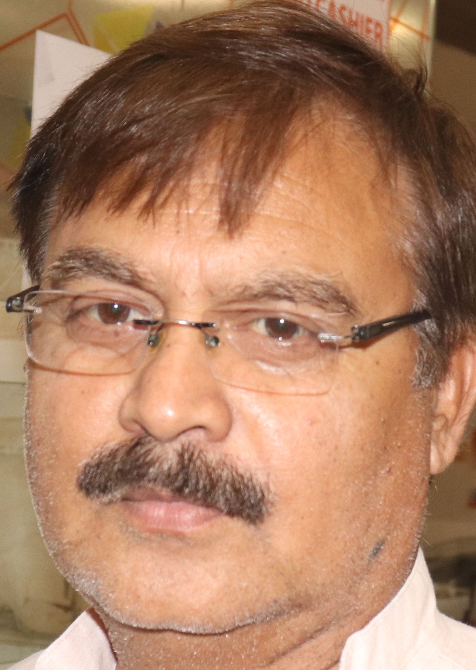 टॉउनहॉल स्थित एसबीआई में लगी ग्राहकों की भीड़।संवाद