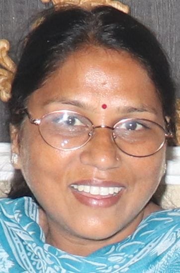 लाला इमली चौराहे से घंटाघर जाने वाली बीच रोड पर कूड़े का ढेर पड़ा रहता है। संवाद