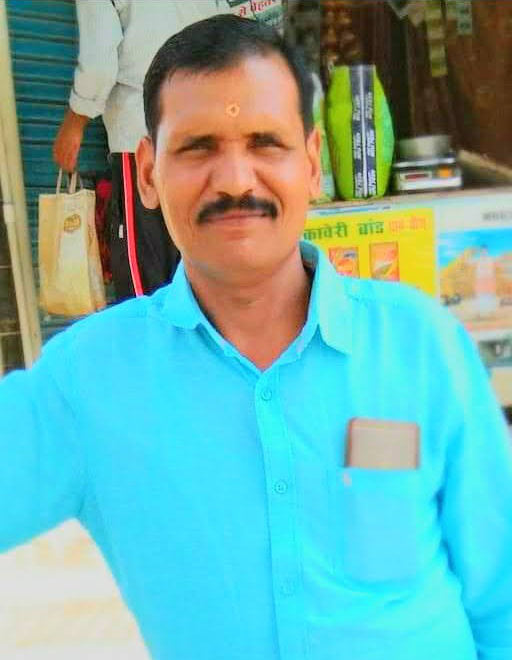 ृसपुर देवसरा थाने वाराणसी लखनऊ राजमार्ग पूरा गांव में सड़क हादसे में क्षतिग्रस्त कार। संवाद