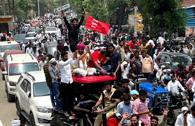 गुर्जर गौरव यात्रा में शामिल समाज के लोग