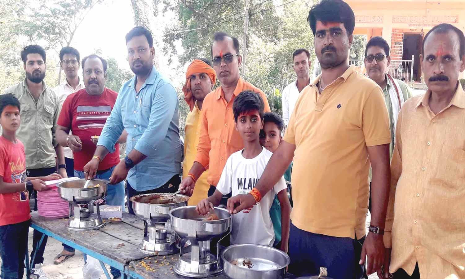 कंपनी बाग मंदिर पर ज्येष्ठ मंगलवार पर सजी झांकी। कंपनी बाग मंदिर पर ज्येष्ठ मंगलवार पर सजी झांकी।