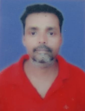 रोते बिलखते मो. खुर्शीद के परिवार के लोग रोते बिलखते मो. खुर्शीद के परिवार के लोग