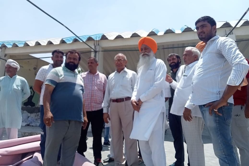 फोटो 46- गोहाना में होने वाली महापंचायत को लेकर पत्रकारों के बातचीत करते भाकियू राष्ट्रीय अध्यक फोटो 46- गोहाना में होने वाली महापंचायत को लेकर पत्रकारों के बातचीत करते भाकियू राष्ट्रीय अध्यक