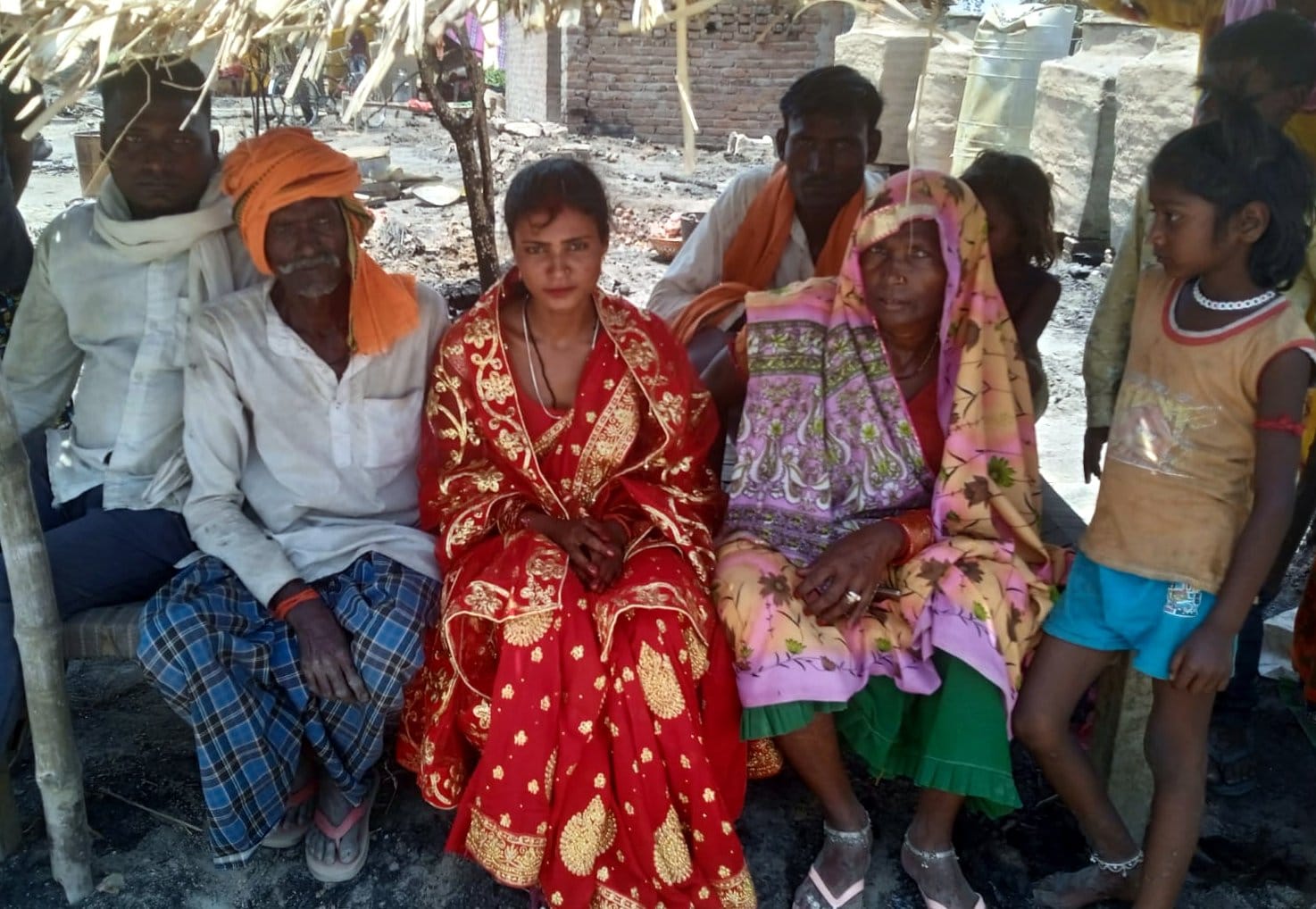 आग में जला गोड़ियाना गांव आग में जला गोड़ियाना गांव