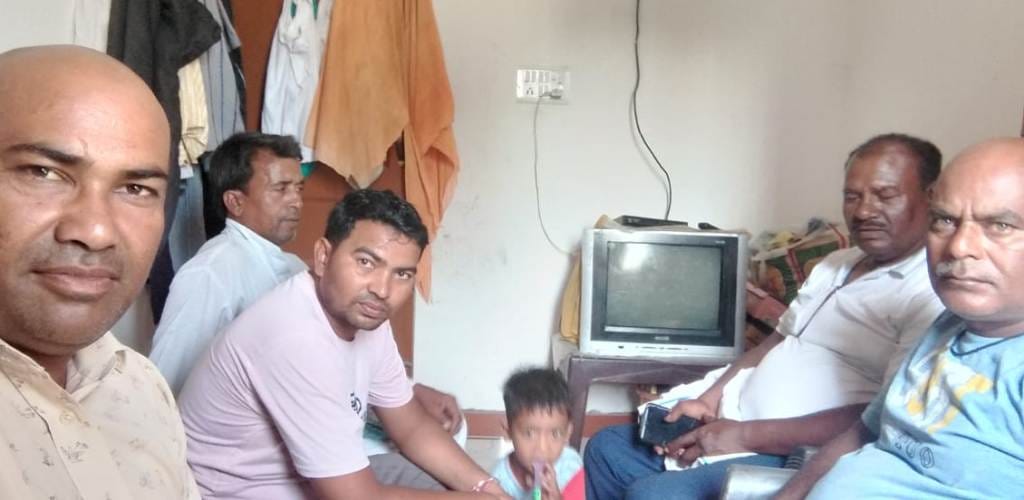 गंगोह में क्रान्तिसेना शिवसेना समर्थकों को नजरबंद किए बैठी पुलिस गंगोह में क्रान्तिसेना शिवसेना समर्थकों को नजरबंद किए बैठी पुलिस