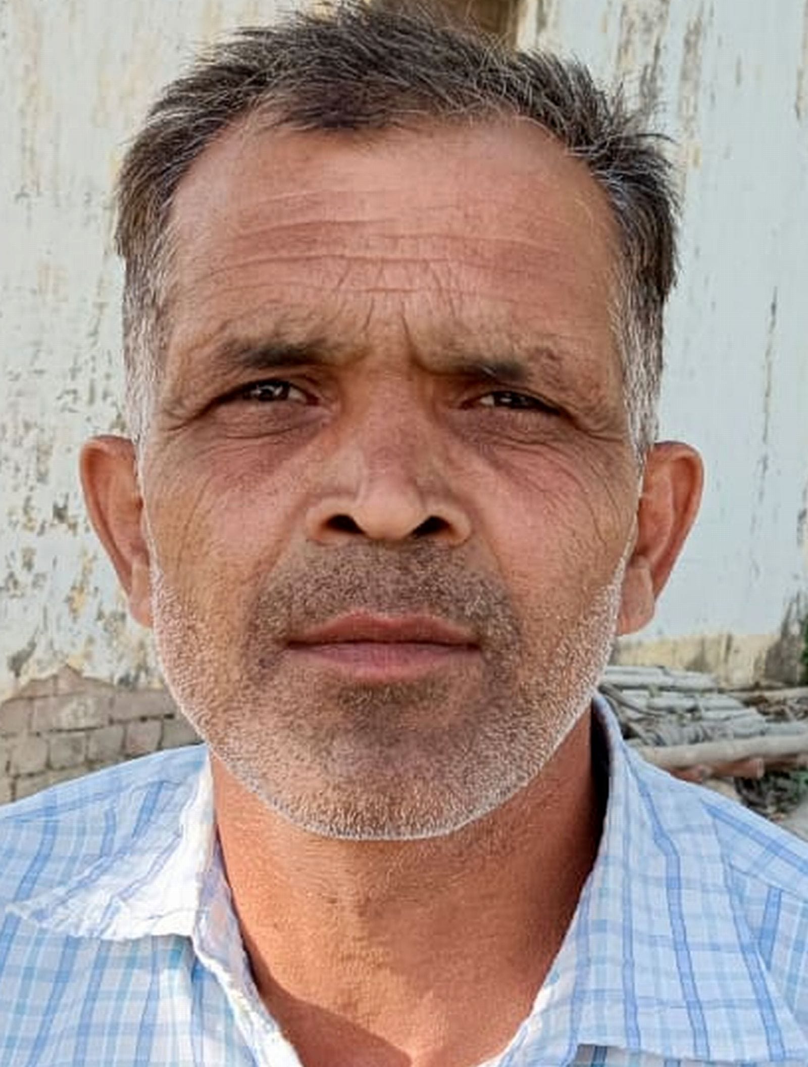 दबतोरा ग्राम पंचायत में गंदगी से अटा पड़ा खड़ंजा और नाली। संवाद दबतोरा ग्राम पंचायत में गंदगी से अटा पड़ा खड़ंजा और नाली। संवाद