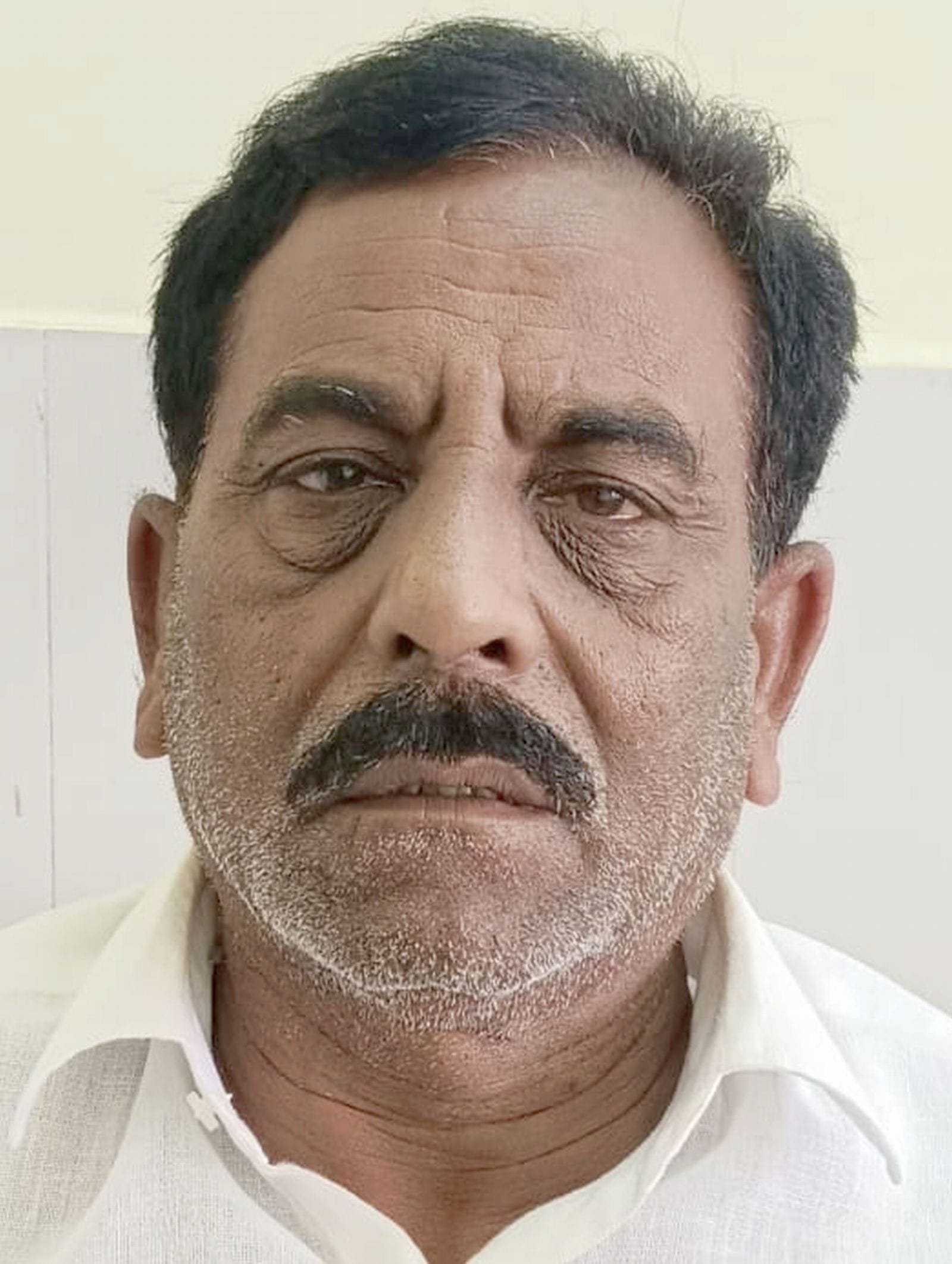 दबतोरा ग्राम पंचायत में गंदगी से अटा पड़ा खड़ंजा और नाली। संवाद दबतोरा ग्राम पंचायत में गंदगी से अटा पड़ा खड़ंजा और नाली। संवाद
