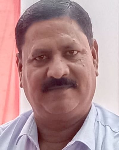 दबतोरा ग्राम पंचायत में गंदगी से अटा पड़ा खड़ंजा और नाली। संवाद दबतोरा ग्राम पंचायत में गंदगी से अटा पड़ा खड़ंजा और नाली। संवाद