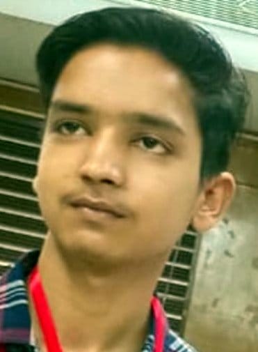 प्रमाण पत्र के साथ मेधावी छात्र-छात्राएं