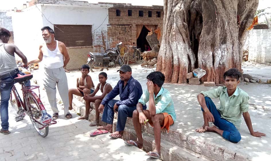 हालत सामान्य होने पर गांव लौटे ग्रामीण हालत सामान्य होने पर गांव लौटे ग्रामीण