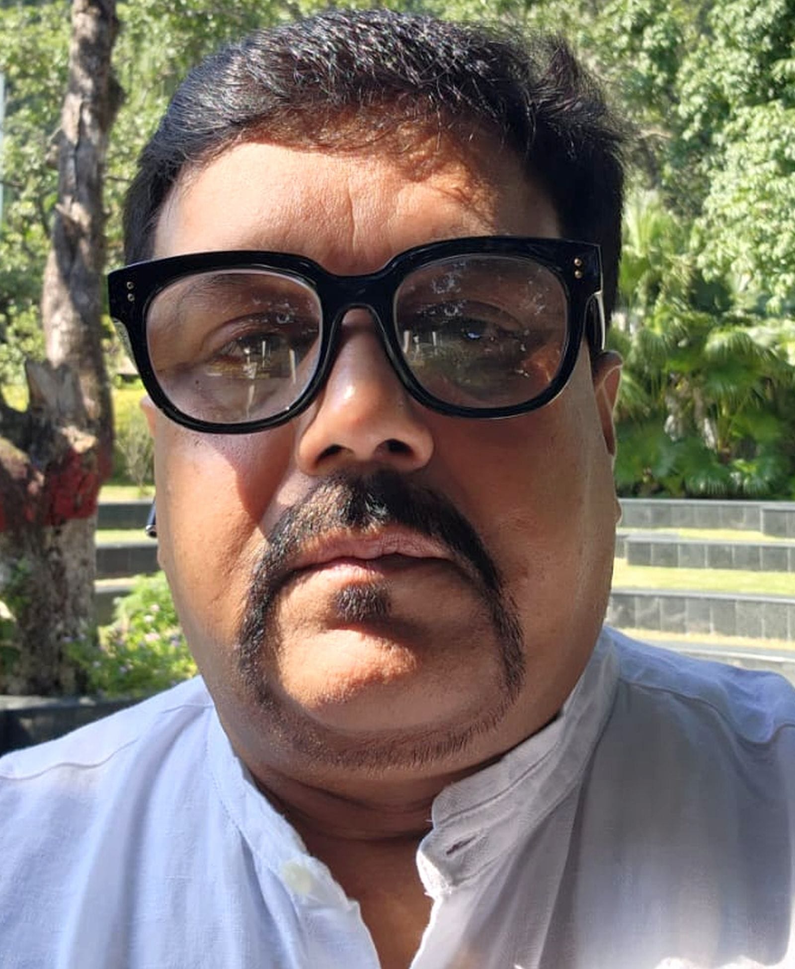 जिला अस्पताल की ओपीडी में दवा लेने को लगी मरीजों की लाइन। संवाद