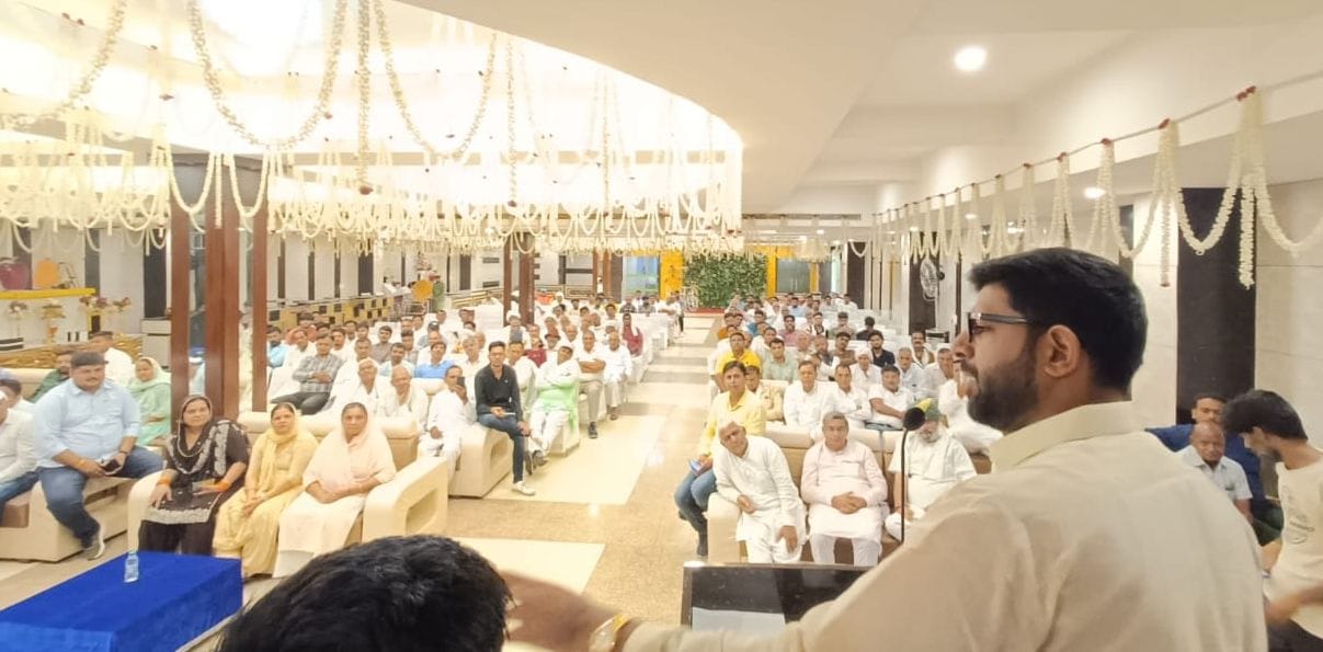 फोटो :25 : सोनीपत में कार्यकर्ताओं को संबोधित करते जजपा के प्रधान महासचिव दिग्विजय चौटाला। फोटो :25 : सोनीपत में कार्यकर्ताओं को संबोधित करते जजपा के प्रधान महासचिव दिग्विजय चौटाला।