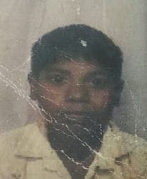 शाहजहांपुर में जानकारी देते मृतक के पिता राकेश कुमा। संवाद