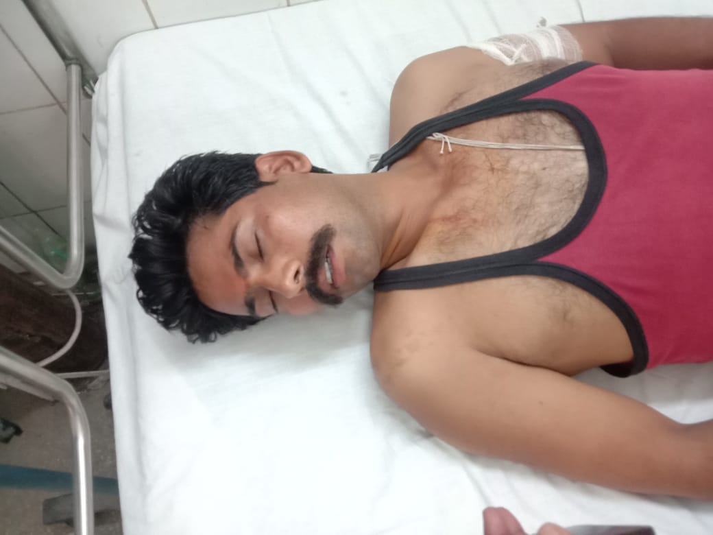पूरनपुर सीएचसी में भर्ती राजस्व निरीक्षक। संवाद