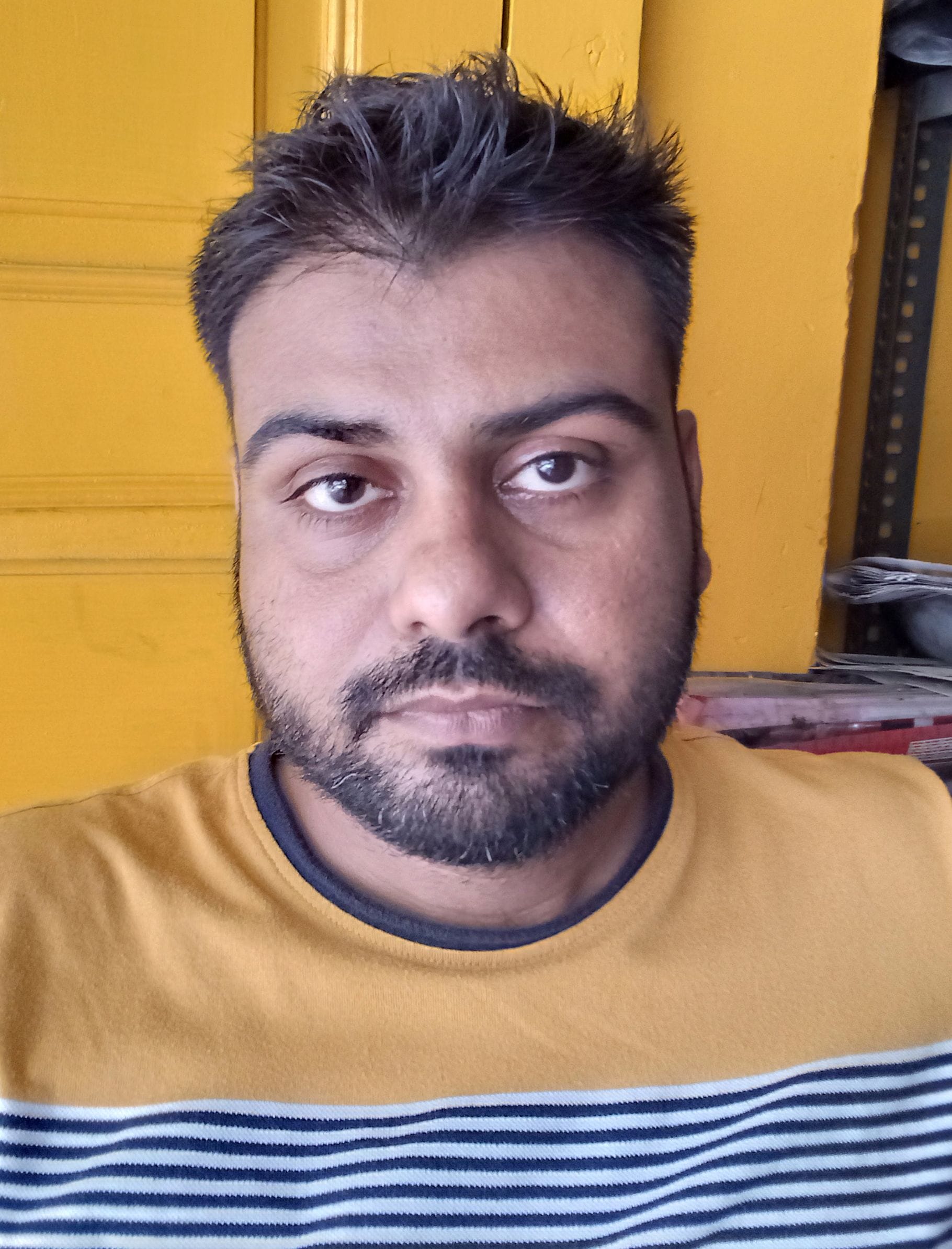 फोटो 13. आठ मरला में बिजली  लाइन की मरम्मत करते कर्मचारी। संवाद