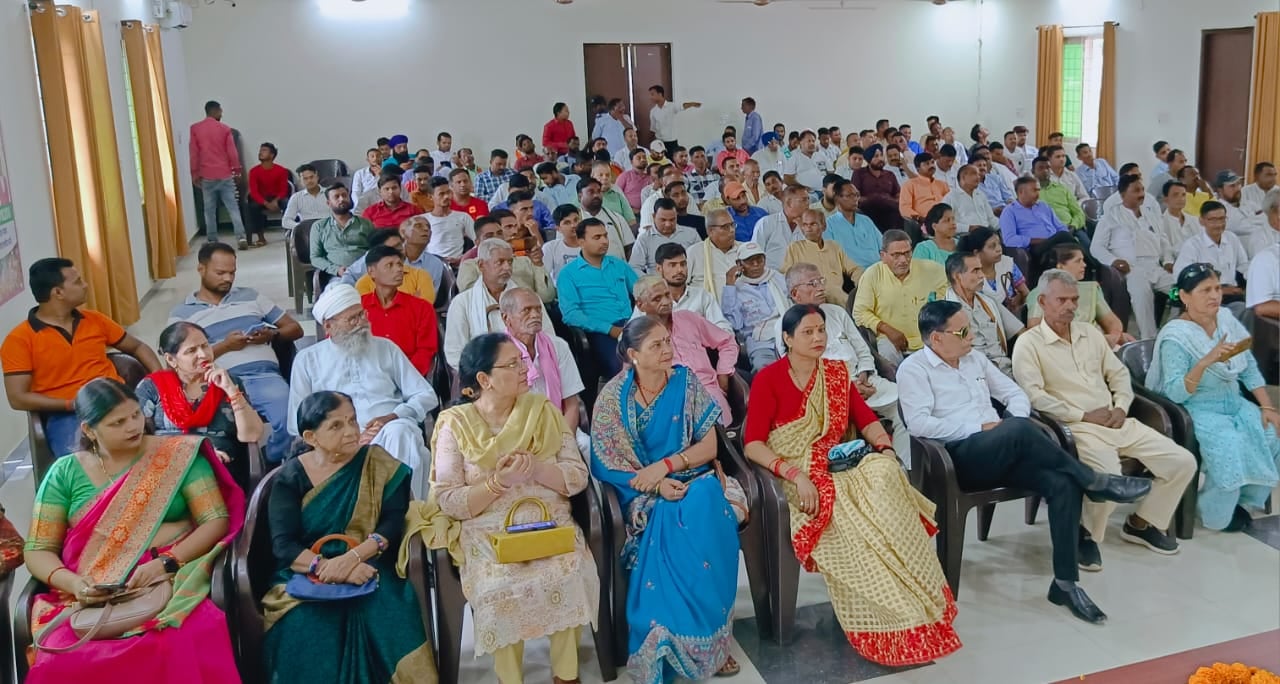 आपातकाल काला दिवस कार्यक्रम में मौजूद बरखेड़ा विधायक, जिलाध्यक्ष व अन्य। आपातकाल काला दिवस कार्यक्रम में मौजूद बरखेड़ा विधायक, जिलाध्यक्ष व अन्य।