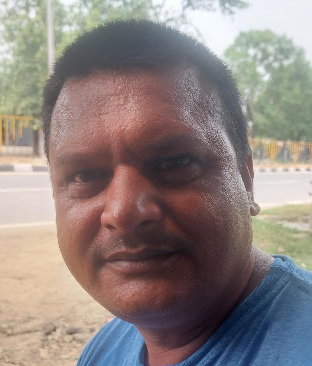 ब्लॉक ललौरीखेड़ा बिजली विभाग के खिलाफ प्रदर्शन करते ग्रामीण। संवाद