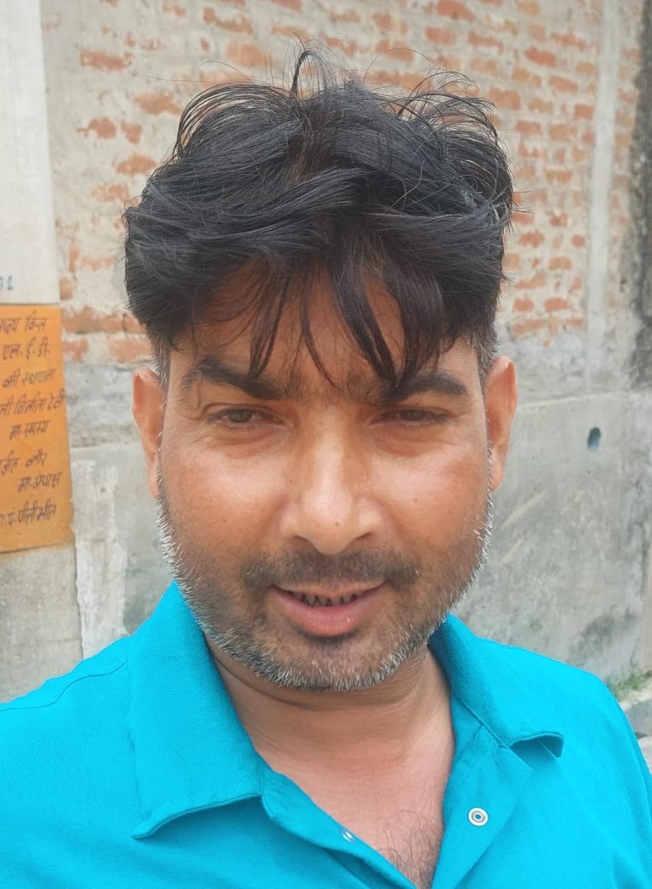 ब्लॉक ललौरीखेड़ा बिजली विभाग के खिलाफ प्रदर्शन करते ग्रामीण। संवाद