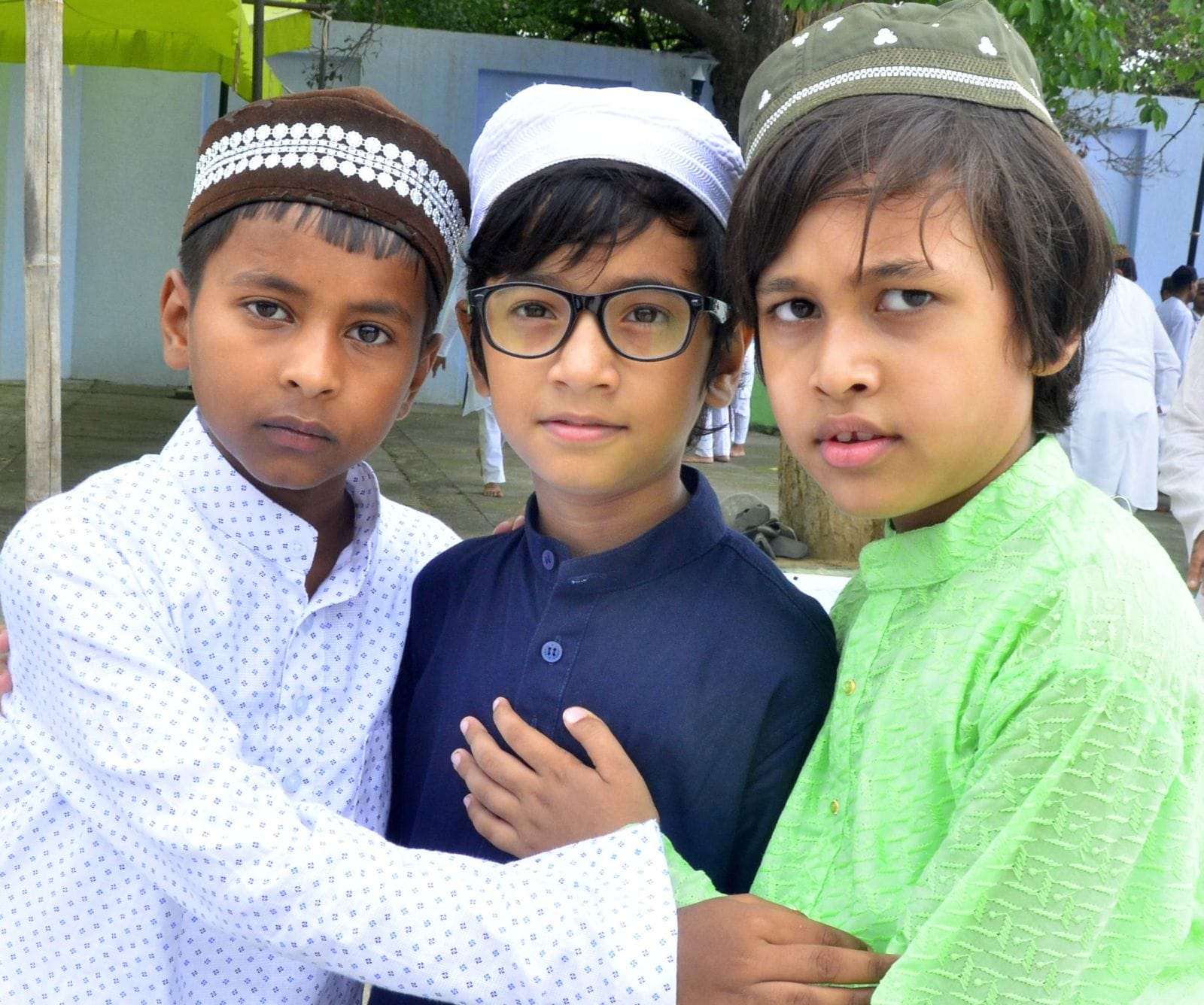 शहर के ईदगाह शम्सी में ईद की नमाज अदा करते लोग। संवाद