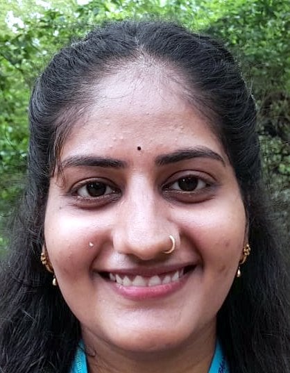 पौँधरोपण करते  केद्रीय गृह राज्य मंत्री अजय मिश्र टेनी