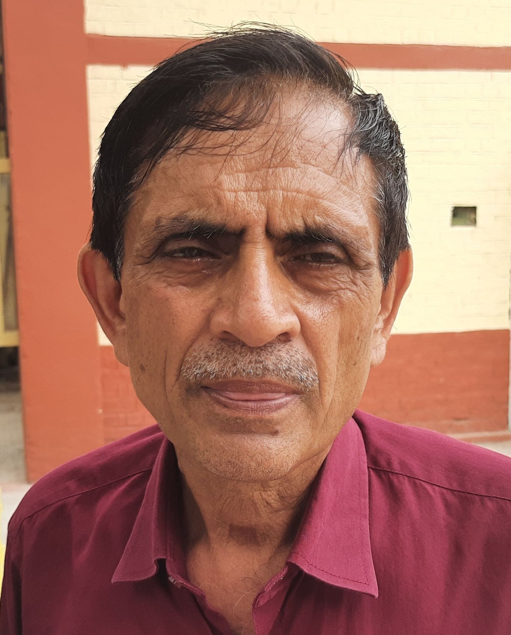 फोटो 26. शिविर के दौरान शिकायतें सुनते क्षेत्रीय कर अधिकारी राजेंद्र चुघ। संवाद फोटो 26. शिविर के दौरान शिकायतें सुनते क्षेत्रीय कर अधिकारी राजेंद्र चुघ। संवाद