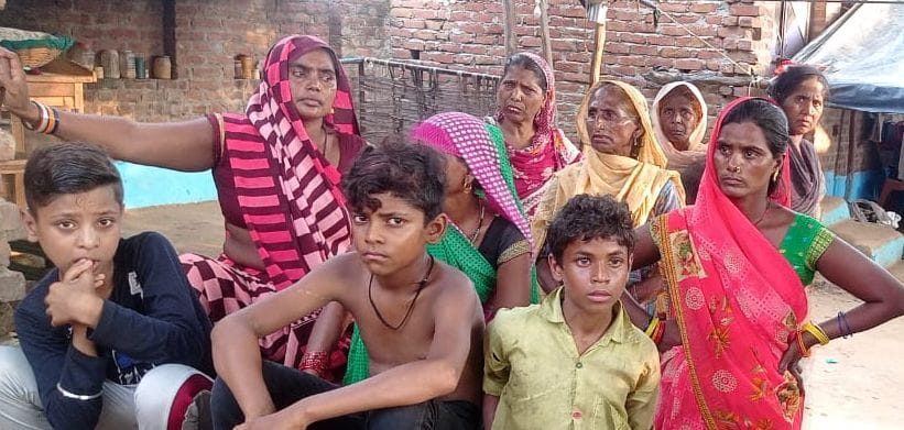 जलालाबाद में जांच पड़ताल करते सीओ सीओ अजय राय व इंस्पेक्टर प्रवीण सोलंकी