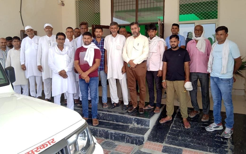 फोटो 19- मैकेनिकल वर्कर यूनियन का प्रतिनिधिमंडल जलापूर्ति विभाग के कार्यकारी अभियंता से मिलने ज