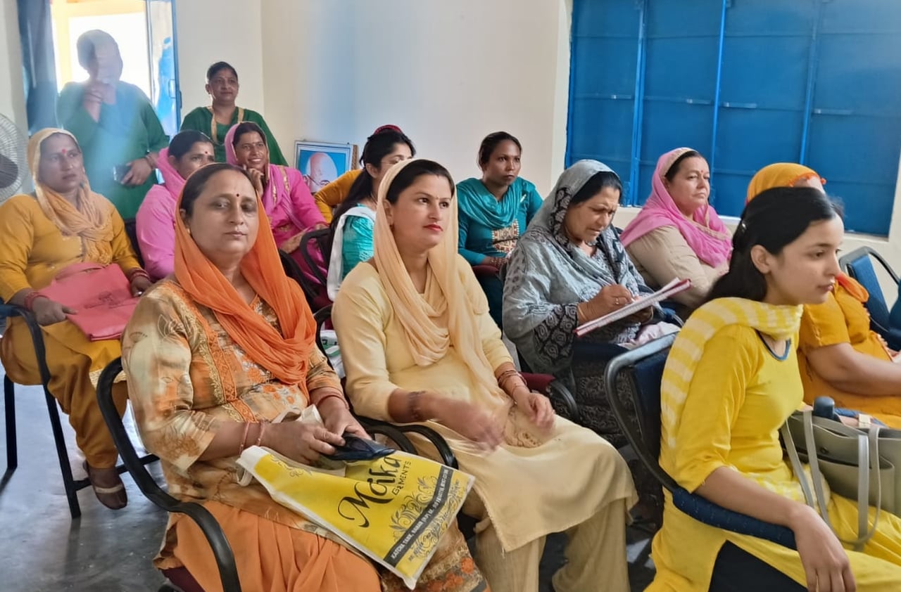स्वास्थ्य विभाग की ओर से सुरला पंचायत में तंबाकू के दुष्प्रभाव पर निकाली जागरूकता रैली मे शामिल स्वास्थ्य विभाग की ओर से सुरला पंचायत में तंबाकू के दुष्प्रभाव पर निकाली जागरूकता रैली मे शामिल