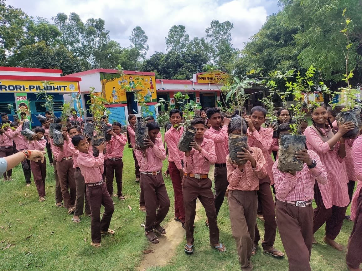 बीसलपुर में जागरूकता रैली निकालती राजकीय महाविद्यालय की छात्राएं। संवाद