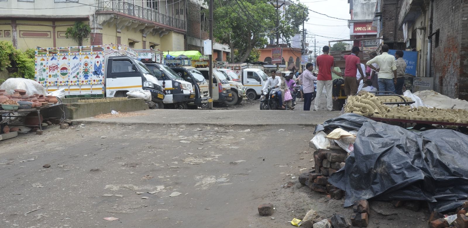 पनबड़िया बिजली घर के पास किया गया अतिक्रमण। संवाद