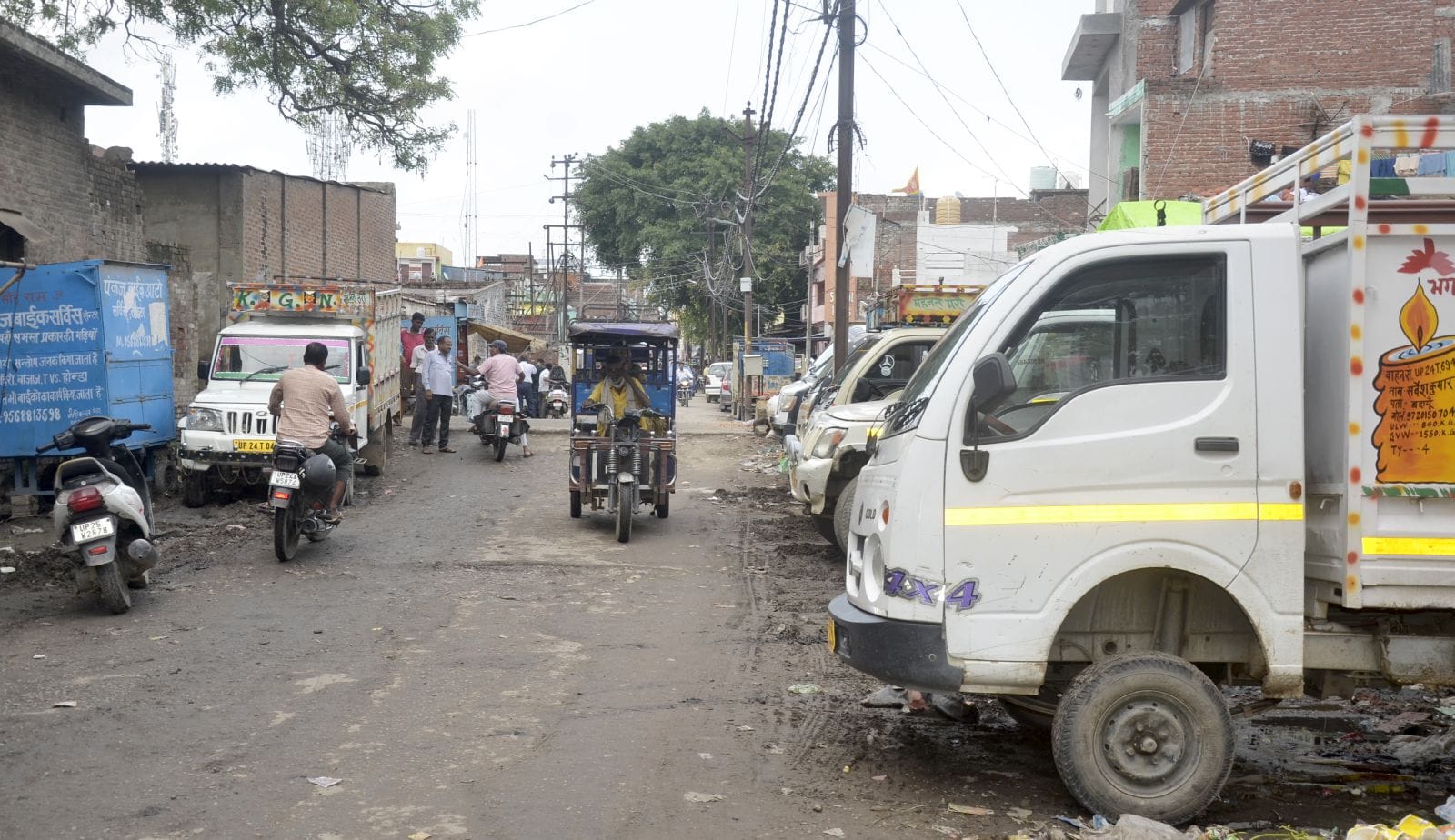 पनबड़िया बिजली घर के पास किया गया अतिक्रमण। संवाद