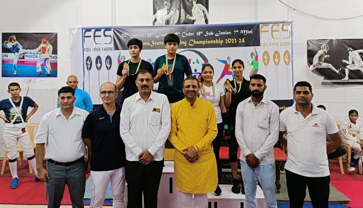 फोटो 33- प्रताप सिंह मेमोरियल विद्यालय, खरखौदा में राज्यस्तरीय तलवारबाजी प्रतियोगिता के दौरान म फोटो 33- प्रताप सिंह मेमोरियल विद्यालय, खरखौदा में राज्यस्तरीय तलवारबाजी प्रतियोगिता के दौरान म