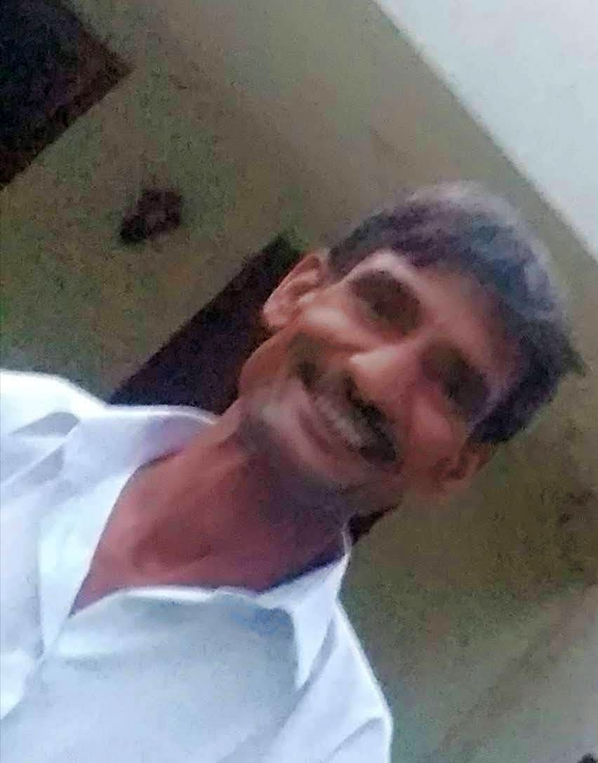 फोटो :43: गांव भटाना जाफराबाद के खेत में किसान की हत्या के बाद मौके पर मौजूद पुलिस व ग्रामीण।