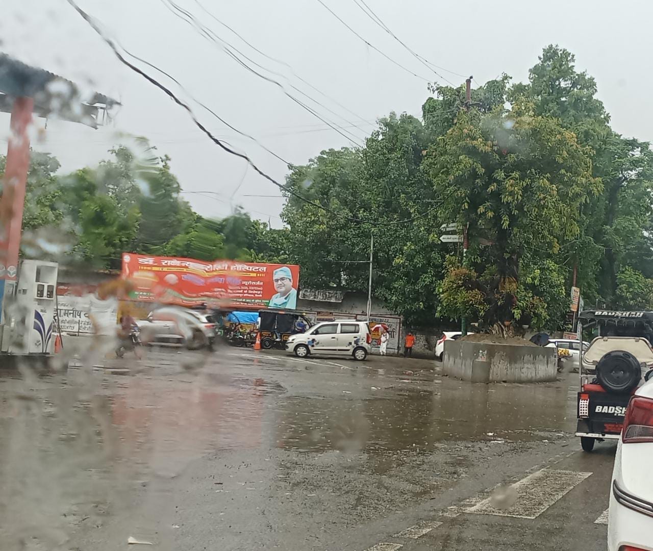 गांव मार को जाने वाली सड़क पर भरा पानी। संवाद गांव मार को जाने वाली सड़क पर भरा पानी। संवाद