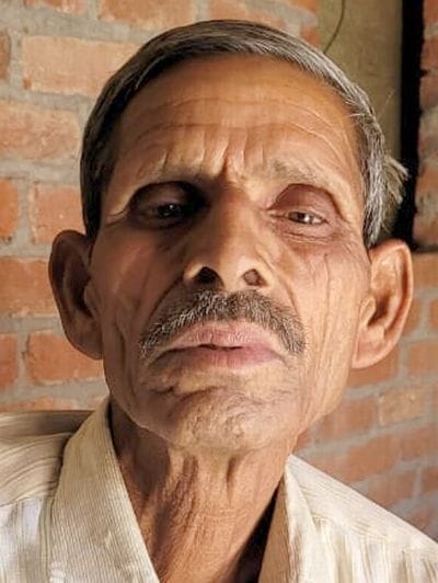 वजीरगंज में बिजली के टॉवर के नजदीक एक्सप्रेस-वे को की गई खुदाई।