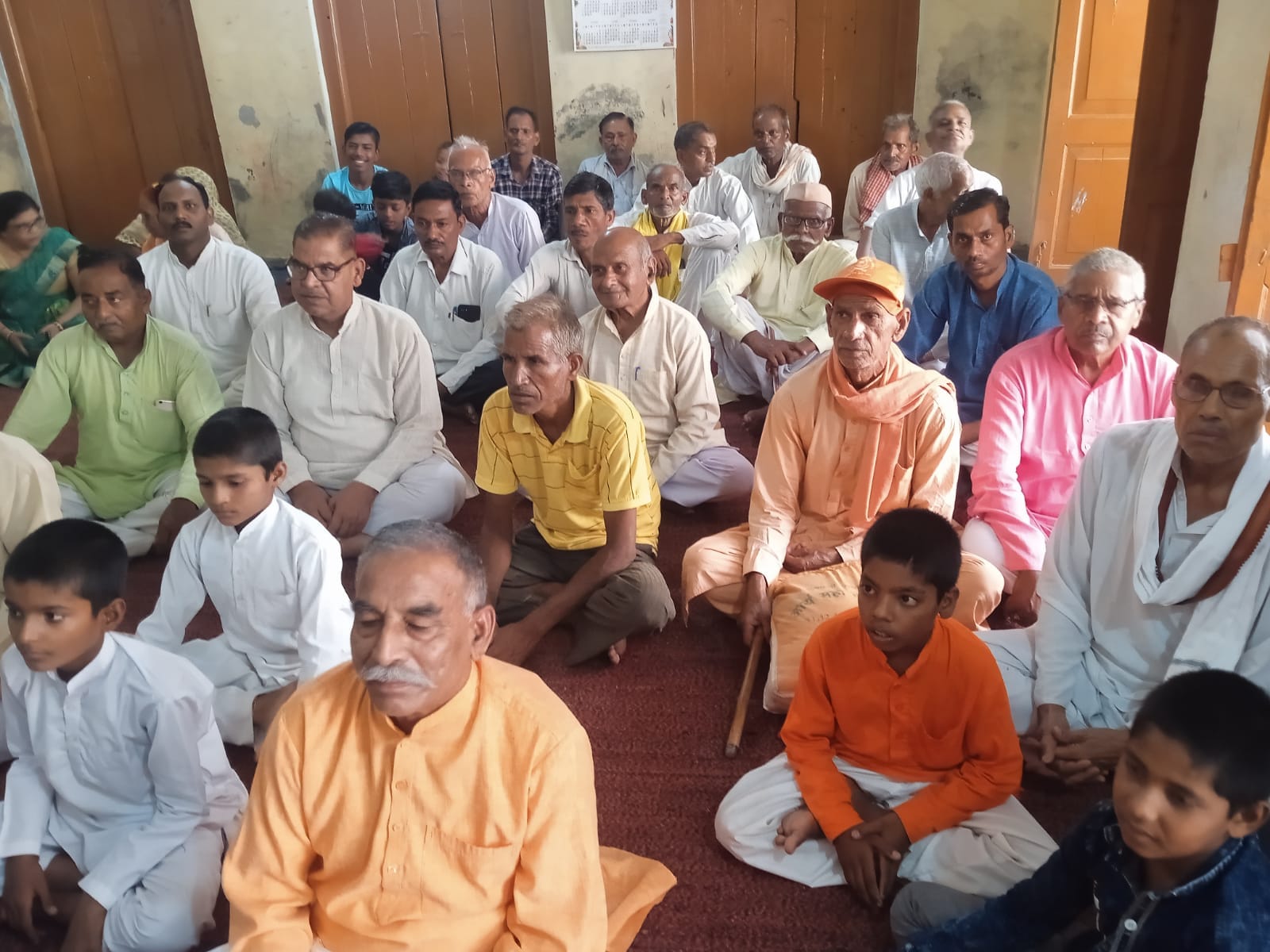 बीसलपुर आर्य समाज भवन में श्रद्धालुओं को प्रवचन करते आर्य समाज विद्वान विमल देव।