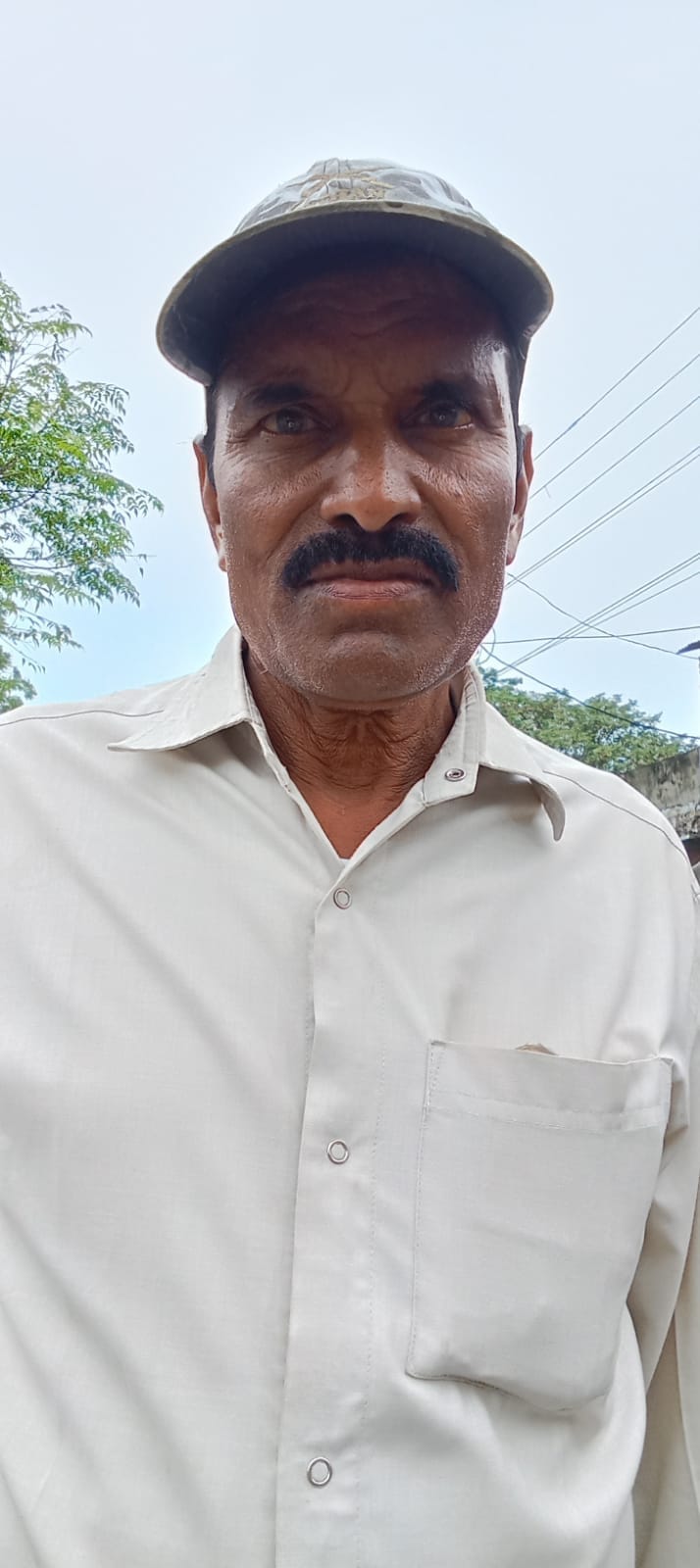 टनकपुर हाइवे से मंडी में जाता पानी।