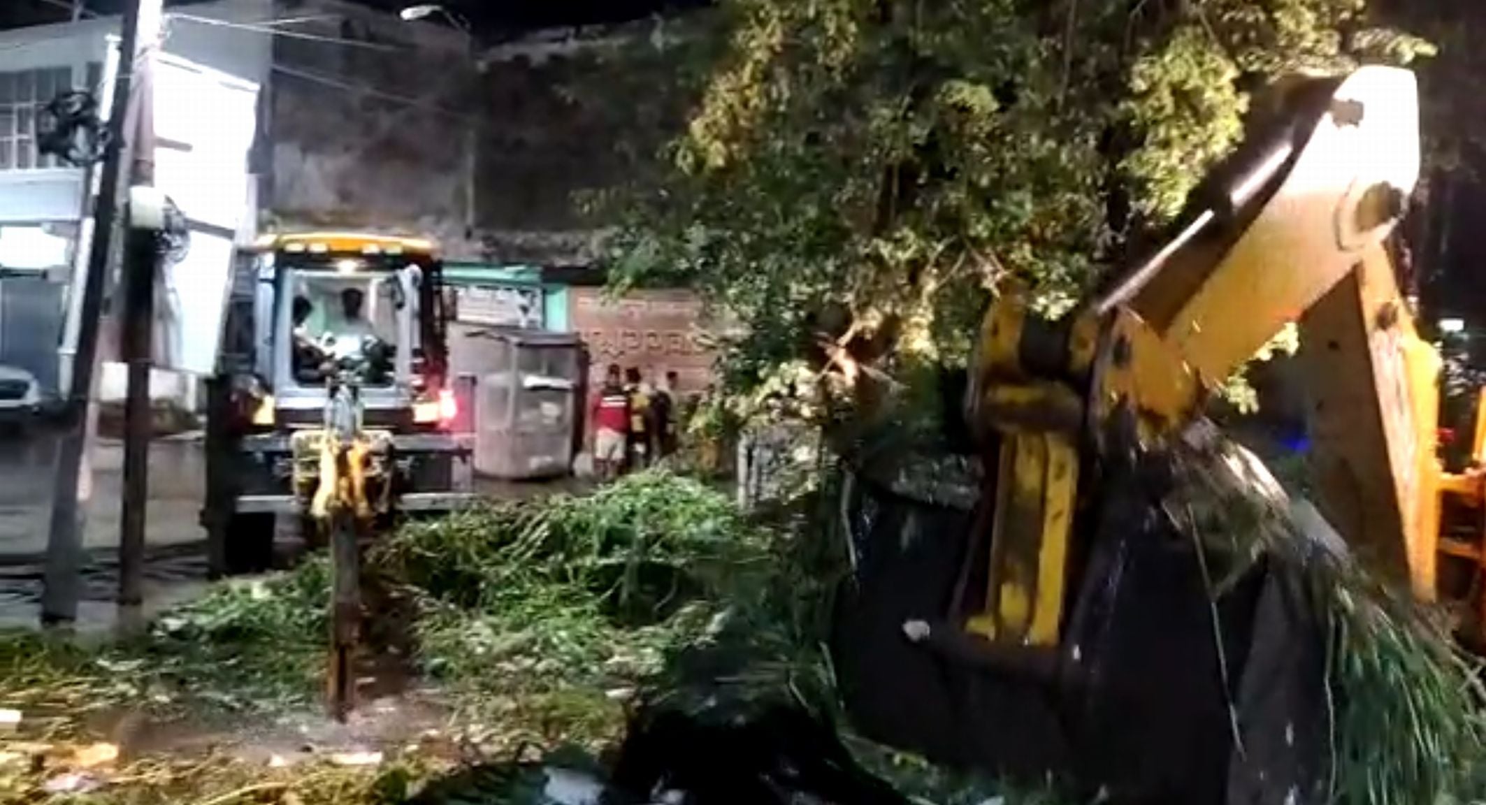 काशीपुर के महुआखेड़ा गंज-बरखेड़ा पांडे की क्षतिग्रस्त सड़क। संवाद काशीपुर के महुआखेड़ा गंज-बरखेड़ा पांडे की क्षतिग्रस्त सड़क। संवाद