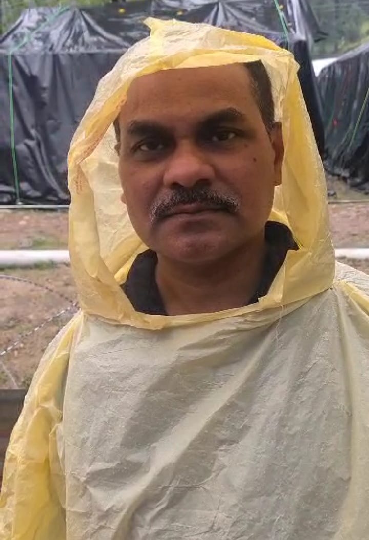 पहलगाम में शनिवार को बाबा बर्फानी के जयकारे लगाते पूरनपुर के अमरनाथ यात्री।