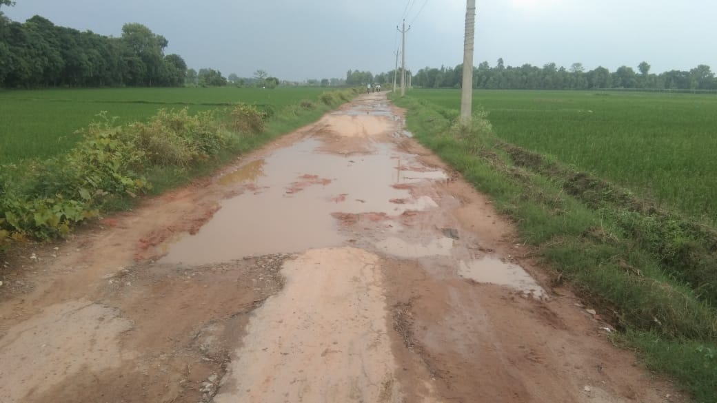 बीसलपुर का जर्जर फरीदपुर रोड । संवाद