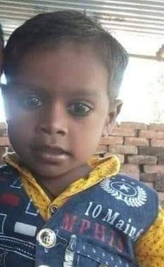 जलालाबाद में रोती बिलखती मृतक बच्चों की मां परवीन