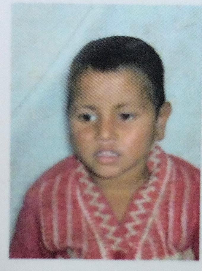 गढि़या रंगीन में घटना का मुआयना करते नायब तहसीलदार सतेंद्र कटियार