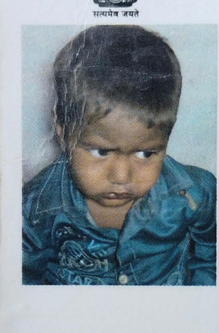 गढि़या रंगीन में घटना का मुआयना करते नायब तहसीलदार सतेंद्र कटियार