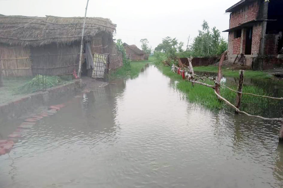 सीतापुर रोड राज्रगढ़ में भरा पानी सीतापुर रोड राज्रगढ़ में भरा पानी