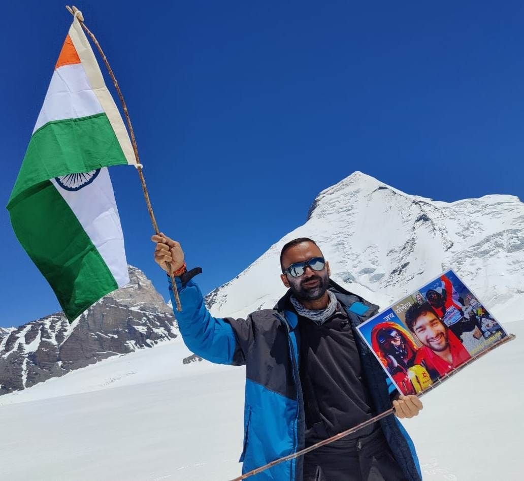 फोटो 02. नून पर्वत से पर्वतारोही नितिश दहिया व सविता कंसवाल को मरणोपरांत तेनजिंग नाेर्गे अवॉर्ड